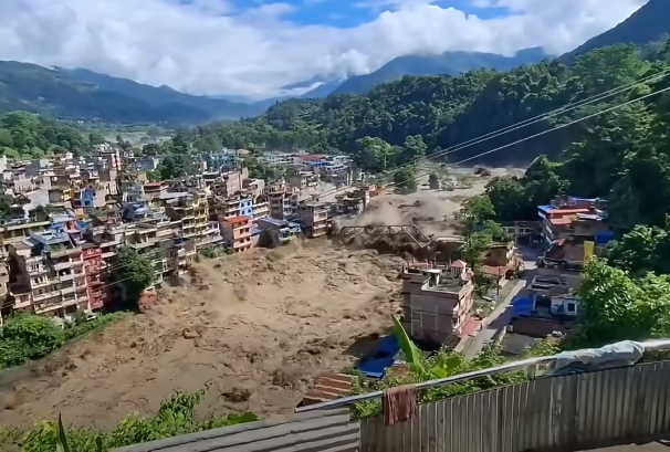 रसुवा बाढी: बैंक तथा वित्तीय संस्थाका शाखामा क्षति, २५ कर्मचारीको अवस्था अज्ञात