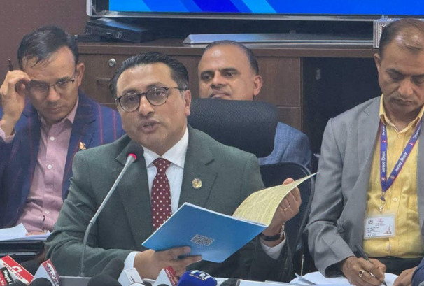 लगानीकर्ताको सुझावअनुसार नै पूँजीगत लाभकर बढाइएको हो, अब यो नै अन्तिम हुनेछ: अर्थमन्त्री वाग्ले