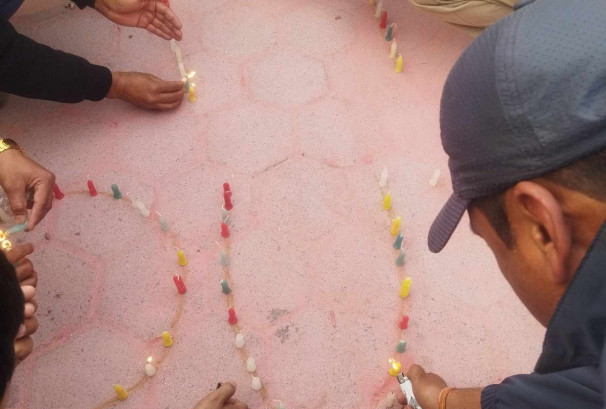 ‘एम. आउट’ भन्दै गभर्नर बहिर्गमनको खुशीमा लगानीकर्ताले गरे दीप प्रज्वलन