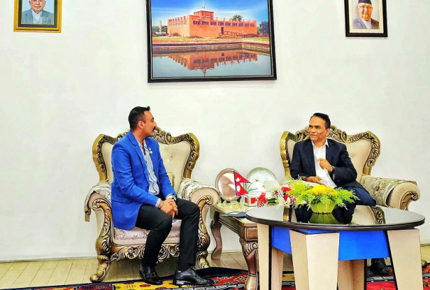 गभर्नर डा. पौडेल र नाडाका अध्यक्ष चौधरीबीच भेटवार्ता