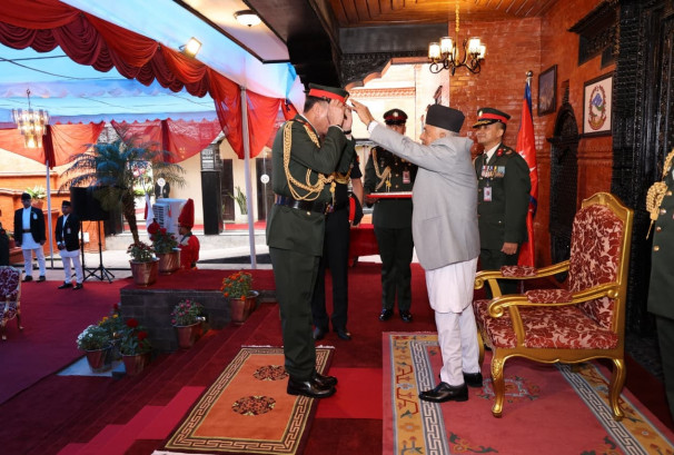 भारतीय सेनाध्यक्ष धिरज सेठ बने नेपाली सेनाका मानार्थ महारथी