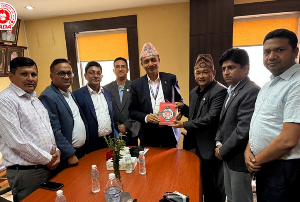 भन्सार विभागका महानिर्देशकलाई नाडाका प्रतिनिधिले भने, ‘एमआरपी स्टिकर टाँस्नु पर्ने व्यवस्था व्यावहारिक भएन’