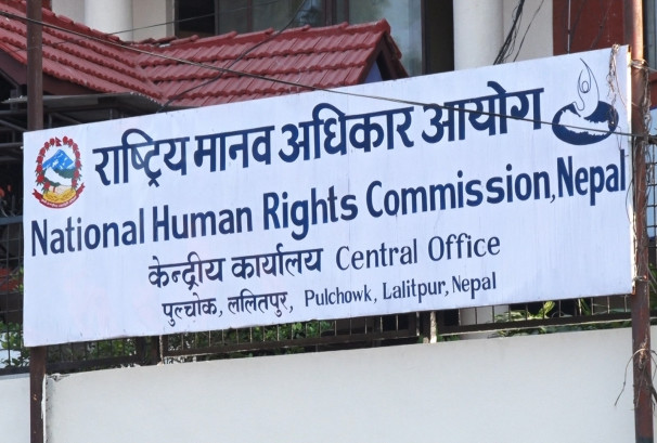 चिकित्सकमाथिको आक्रमण छानबिन गर्न सरकारलाई आयोगको निर्देशन, स्वास्थ्य सेवा तत्काल सुचारु गर्न आग्रह