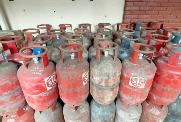 रेडिसन होटलमा छापा, १८४ सिलिन्डर ग्यास लुकाएर राखेको भेटियो