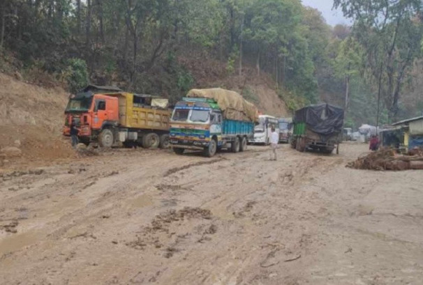 दाउन्ने सडकखण्ड दुई महिनासम्म एकतर्फी सञ्चालन हुने