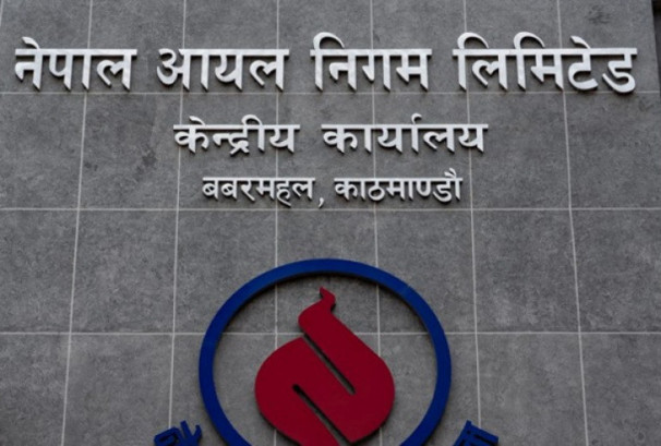 घरायसी ग्यासमा फाइभ स्टार होटलको पहुँच रोक्न संसदीय समितिको निर्देशन, व्यावसायिक प्रयोजनका लागि छुट्टै सिलिन्डर ल्याउन सुझाव