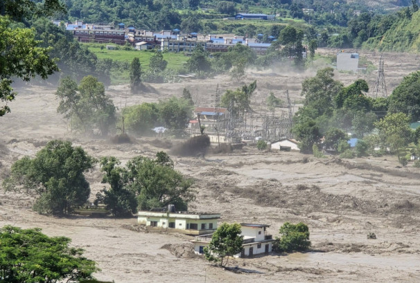 भोटेकोशी बाढीले रसुवामा ४० किलोमिटर सडक र ४१ पुलमा क्षति