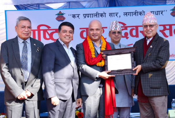 बैंकमा ११ खर्ब बढी रकम थ्रुपिएको छ, लगानीको वातावरण तयार गरौः अध्यक्ष ढकाल