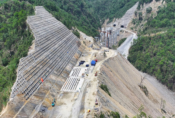 काठमाडौँ–तराई द्रूतमार्गको समय फेरि धकेलिने संकेत, ११ महिना बाँकी रहँदा आधाभन्दा बढी काम अधुरो