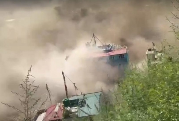 भोटेकोसीको भीषण बाढी गल्छी पुग्यो, केही घण्टामै मुग्लिन पार गर्ने चेतावनी(भिडियोसहित)