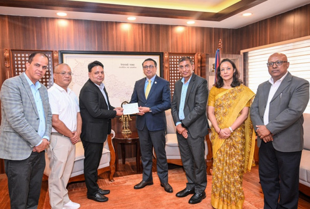 सिप्रदी तथा भोटेकोशी पावर कम्पनीद्वारा प्रधानमन्त्री दैवी प्रकोप उद्धार कोषमा सहयोग