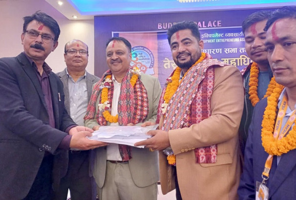 नेपाल हेभी इक्विपेमन्ट व्यवसायी महासंघको अध्यक्षमा शर्मा