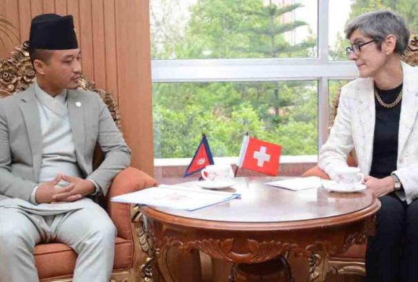 स्वीस बैंकमा नेपालीले भ्रष्टाचार गरी थन्क्याएको रकम फिर्ता ल्याउने कार्यमा सहयोग गर्न राजदूतसँग गृहमन्त्रीको आग्रह