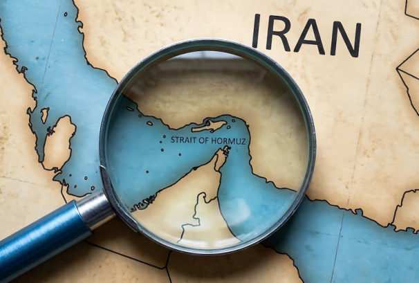 होर्मुजमा अमेरिकी सैन्य घेराबन्दी तीव्र, तनाव चर्किने संकेत