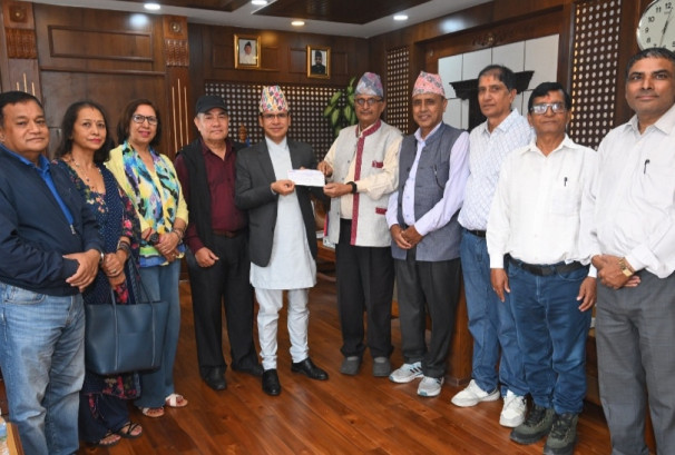 रसुवा बाढीपीडितका लागि डिप्लोमा इन्जिनियर्स एशोसिएसनको सहयोग