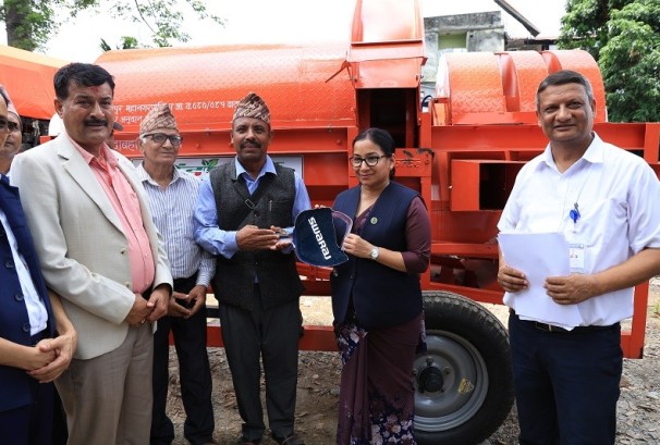 भरतपुर महानगरले वितरण गर्यो रु १ करोड अनुदानको कृषि उपकरण