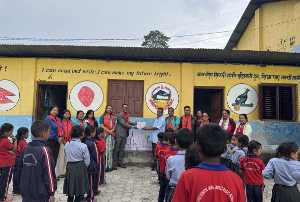 सानिमा रिलायन्स लाइफद्वारा क्षितिज जनजागृत विद्यालयलाई शैक्षिक सामग्री सहयोग