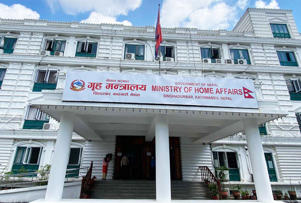 भीआईपीका घरायसी काममा सुरक्षाकर्मी प्रयोग भएको गुनासो, सात दिनभित्र फिर्ता गर्न गृहको निर्देशन