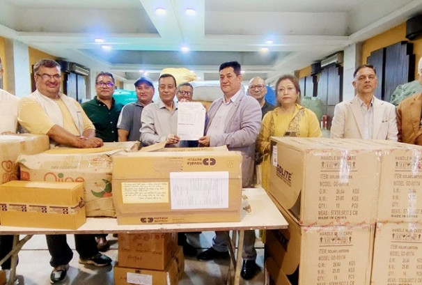 चेम्बर स्वास्थ्य समितिद्वारा औषधि तथा स्वास्थ्य सामग्री हस्तान्तरण