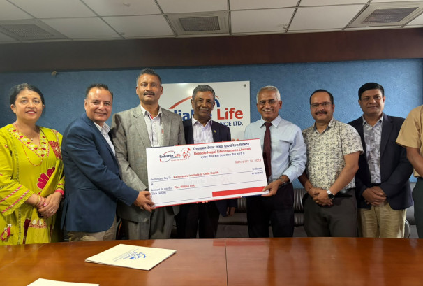 रिलायबल नेपाल लाइफ इन्स्योरेन्सद्वारा काठमाडौं इन्स्टिच्युट अफ चाइल्ड हेल्थलाई ५० लाख सहयोग