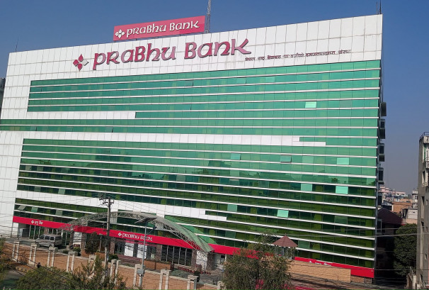 'सीईओ/डिसीईओ नै पक्राउ परेपछि बैंकमा ठूलै समस्या होला भन्ने त्रास थियो, ग्राहकले विश्वास गरे, धन्न केही भएन !'