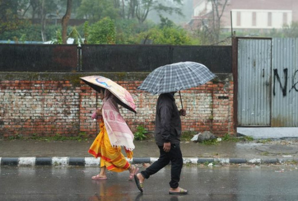 पश्चिमी न्यून चापीय प्रणालीको प्रभावले देशभर बदली, वर्षा र चट्याङको सम्भावना