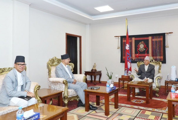 राष्ट्रपतिलाई बजेटबारे ब्रिफिङ