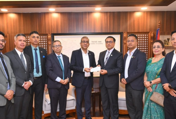 एनएमबी बैंकद्वारा भोटेकोशी बाढीपीडितका लागि ३ करोड ५१ लाख सहयोग