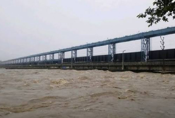 सप्तकोशी चतरामा बाढी बढ्दै, तल्लो तटीय क्षेत्रमा पर्सीसम्म उच्च सतर्कता