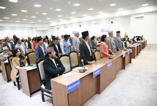 प्रधानमन्त्रीको अभिव्यक्तिमा संसद् अवरुद्ध, प्रतिनिधिसभा १५ मिनेटका लागि स्थगित
