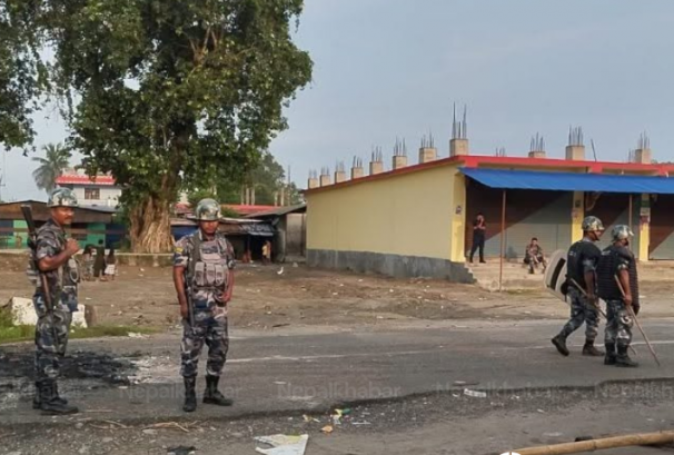 देवानगञ्ज झडपपछि सुनसरीका पाँच क्षेत्रमा अनिश्चितकालीन कर्फ्यु