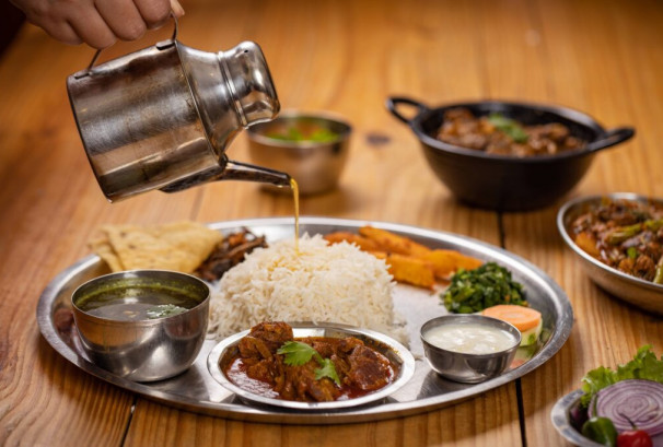 दशैंमा यसरी तयार पार्न सकिन्छ मिठो थकाली खानासेट