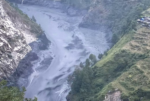 बुढीगण्डकी बाढीले ६ वटा पुल बगायो, १० जना सम्पर्कविहीन