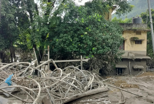 भोटेकोशी बाढीबाट क्षतिग्रस्त विद्युत संरचना पुनःस्थापनामा प्राधिकरणको तीव्रता