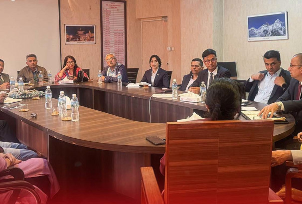 कर्णालीको हवाई सेवा सुधार्न मन्त्री एक्सनमा, निजी वायुसेवासँग गहन छलफल