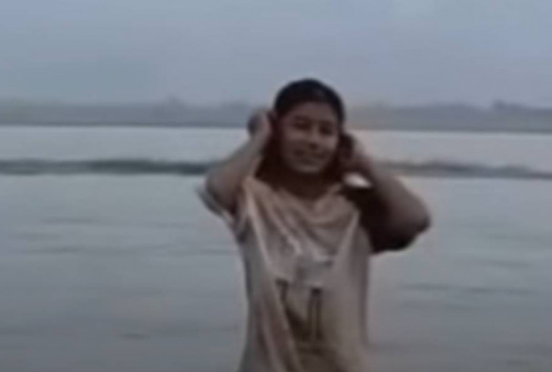 भिडियो बनाउने क्रममा महाकालीमा खसेर १५ वर्षीया किशोरी बेपत्ता