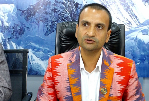 १५ दिनभित्र नागढुंगा–मुग्लिङ सडकका १८२ विद्युत पोल सार्न संसदीय समितिको निर्देशन