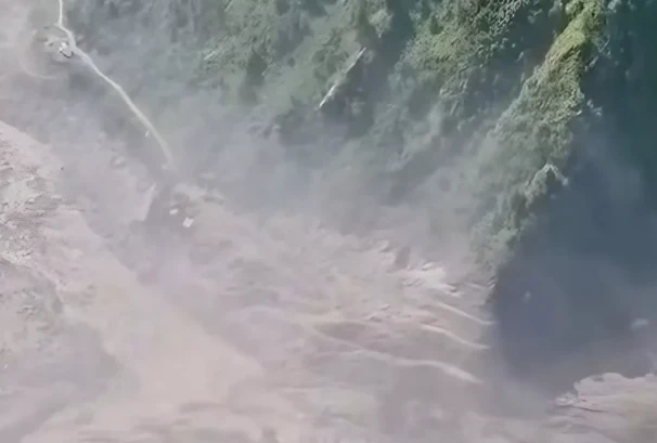 भोटेकोसीको उर्लिएको बाढी गल्छी पुग्यो, त्रिशूली किनारका बस्ती खाली गर्न आग्रह