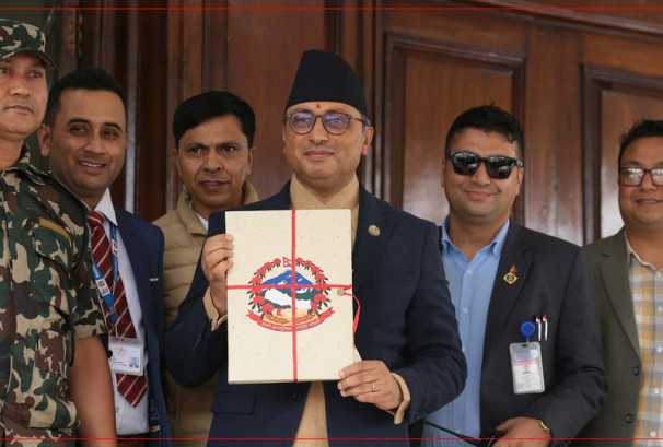 नेपाली कागजको फाइलमा बजेट, सिंहदरबारमा मन्त्रिपरिषद् बैठक सुरु