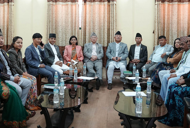प्रधानमन्त्रीले माफी नमागेसम्म संसद् चल्न दिँदैनौं : विपक्षी दल