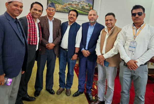 सेयर लगानीकर्ताले भेटे गभर्नर, राखे तीन महत्वपूर्ण माग