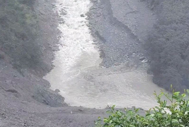 दार्चुलामा पहिरोले चमेलिया नदी आधा थुनियो, तल्लो तटीय क्षेत्रमा उच्च सतर्कता