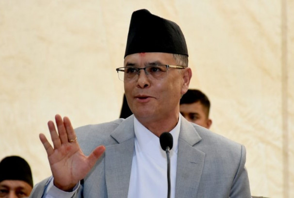 मध्यराति नियन्त्रण, दिउँसो रिहा : चोलेन्द्र प्रकरणमा प्रहरीको दाबीमाथि प्रश्न