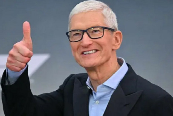 टिम कुकले छाड्दैछन् एप्पलको सीईओ पद, कसले सम्हाल्नेछ जिम्मेवारी ?