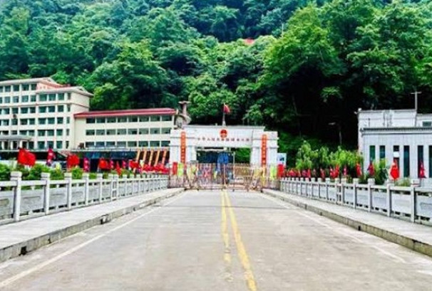 तातोपानी नाका अनिश्चितकालका लागि बन्द