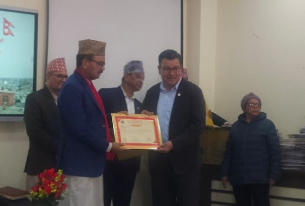 नाडा र नाडाका उपाध्यक्ष राजनबाबु श्रेष्ठ राष्ट्रिय व्यावसायिक प्रशिक्षण प्रतिष्ठानबाट सम्मानित