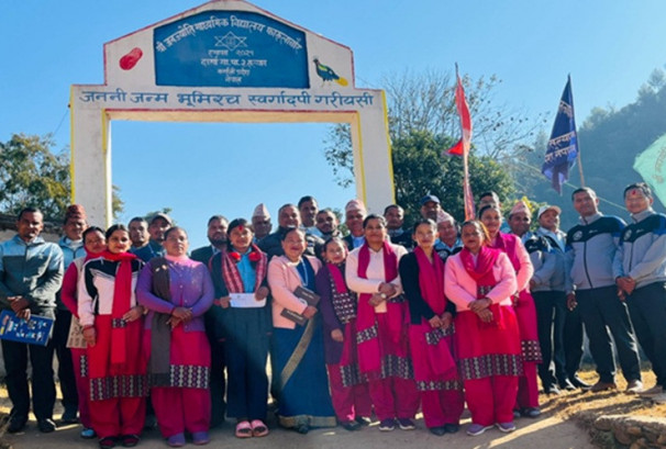 डिप्रोक्स लघुवित्तको छात्रवृत्ति कार्यक्रमबाट विद्यार्थी लाभान्वित