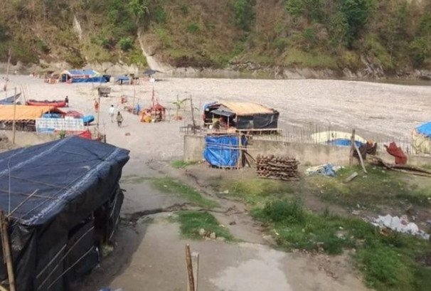 देवघाटधाममा सार्वजनिक जग्गा अतिक्रमण हटाइयो, राममन्दिर गुठीको जग्गा पनि अतिक्रमणमा