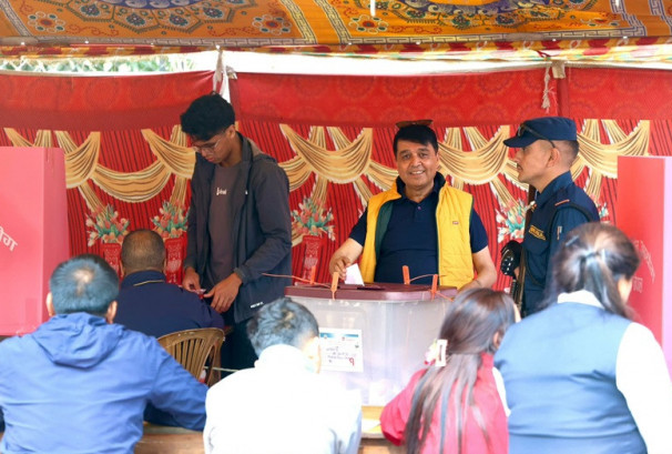 मतदान गरेपछि महासंघ अध्यक्ष ढकालले भने, ‘मुलुकले सक्षम र दूरदर्शी नेतृत्व पाउने आशा छ’