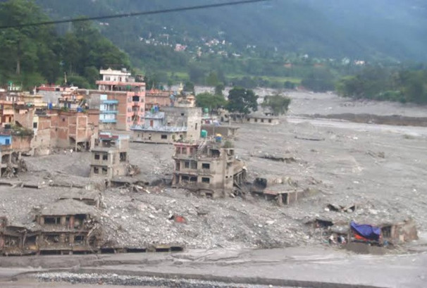 रसुवागढी सडक अवरुद्ध भएपछि केरुङका सामान कोरला नाकाबाट ल्याइने